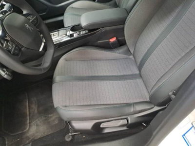 Peugeot 2008 BlueHDi 130 S&S EAT8 Allure Pack (10)