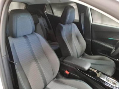 Peugeot 2008 BlueHDi 130 S&S EAT8 Allure Pack (11)