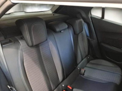 Peugeot 2008 BlueHDi 130 S&S EAT8 Allure Pack (13)