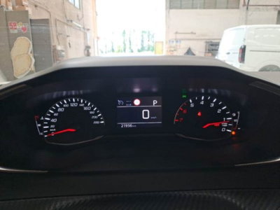 Peugeot 2008 BlueHDi 130 S&S EAT8 Allure Pack (4)