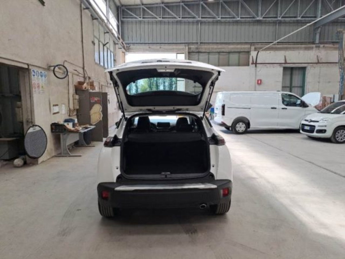 Peugeot 2008 BlueHDi 130 S&S EAT8 Allure Pack (5)