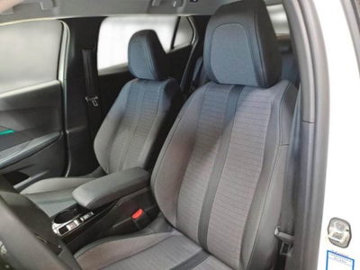 Peugeot 2008 BlueHDi 130 S&S EAT8 Allure Pack (9)