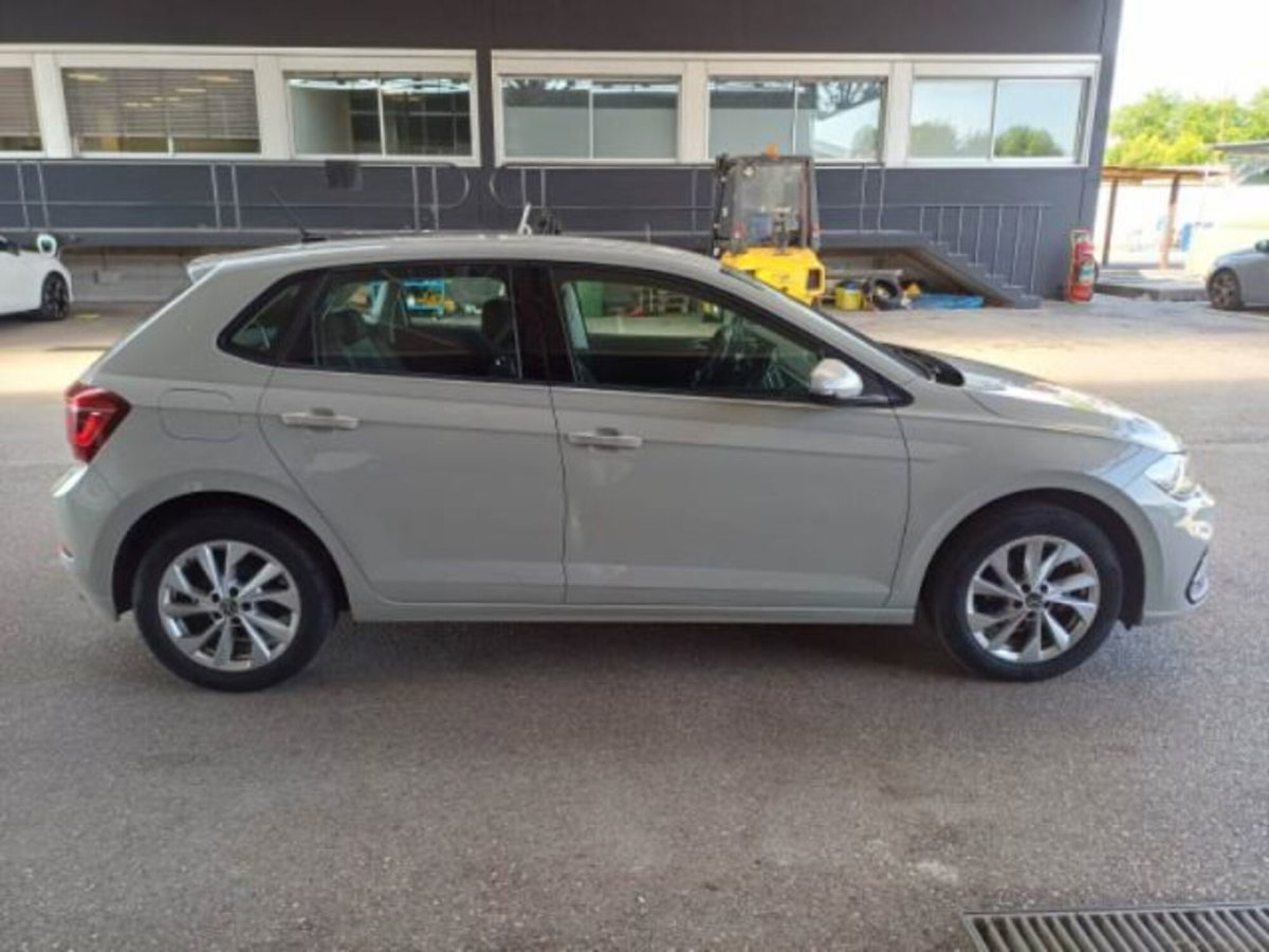 Volkswagen Polo 1.0 tsi Style 95cv (6)
