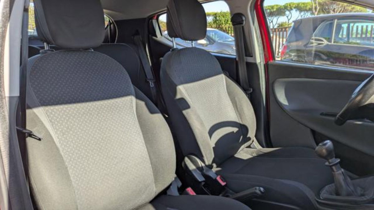 Lancia Ypsilon 1.2 69 CV 5 porte Silver (12)
