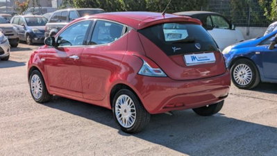 Lancia Ypsilon 1.2 69 CV 5 porte Silver (4)