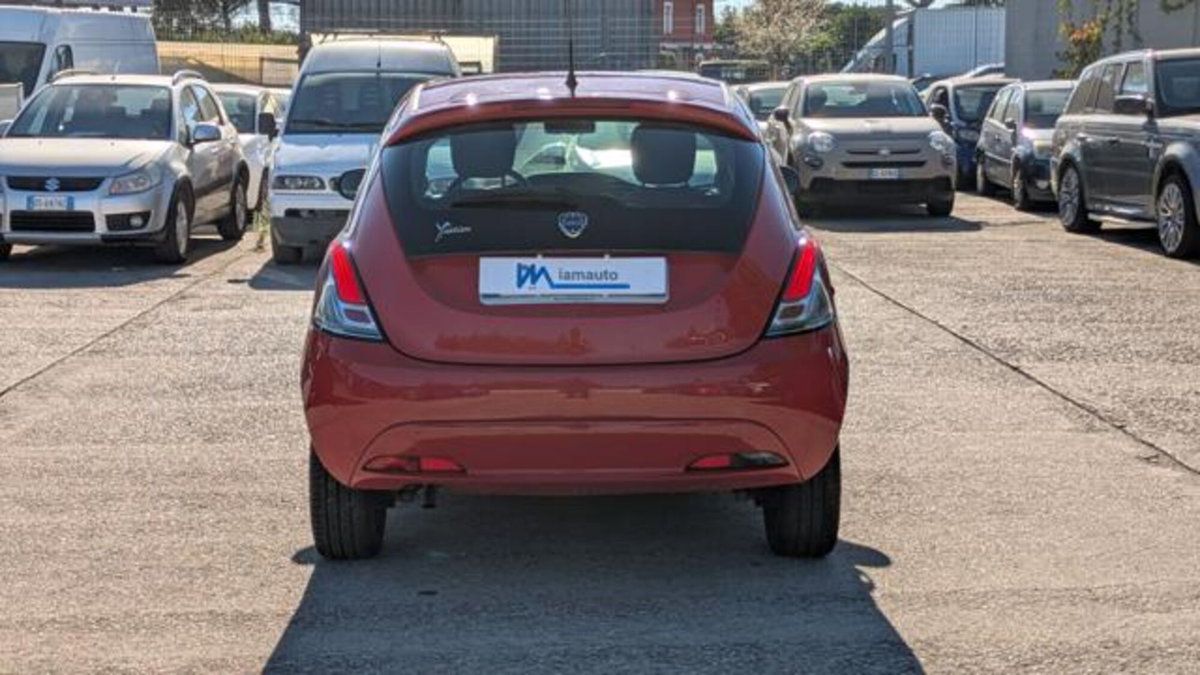 Lancia Ypsilon 1.2 69 CV 5 porte Silver (5)