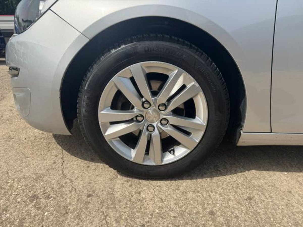 Peugeot 308 SW BlueHDi 100 S&S Access (13)