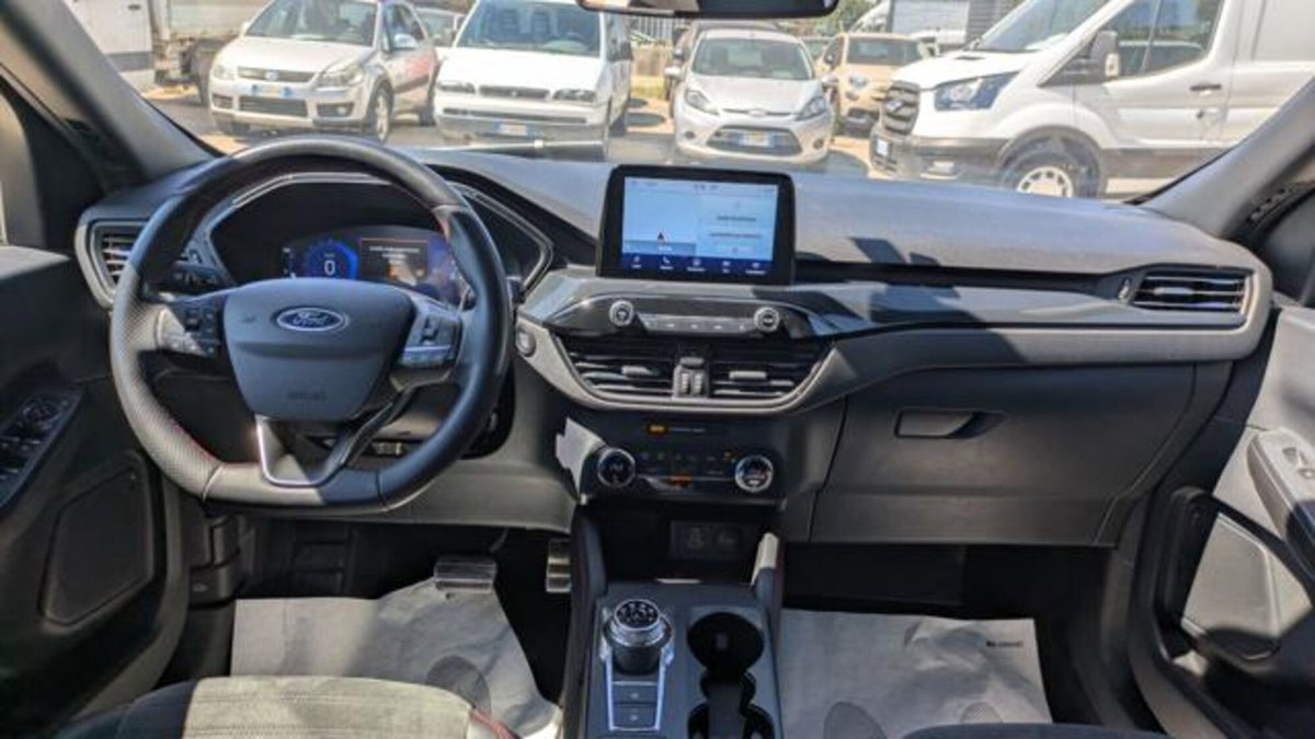Ford Kuga 2.5 Full Hybrid 190 CV CVT AWD ST-Line Design (9)