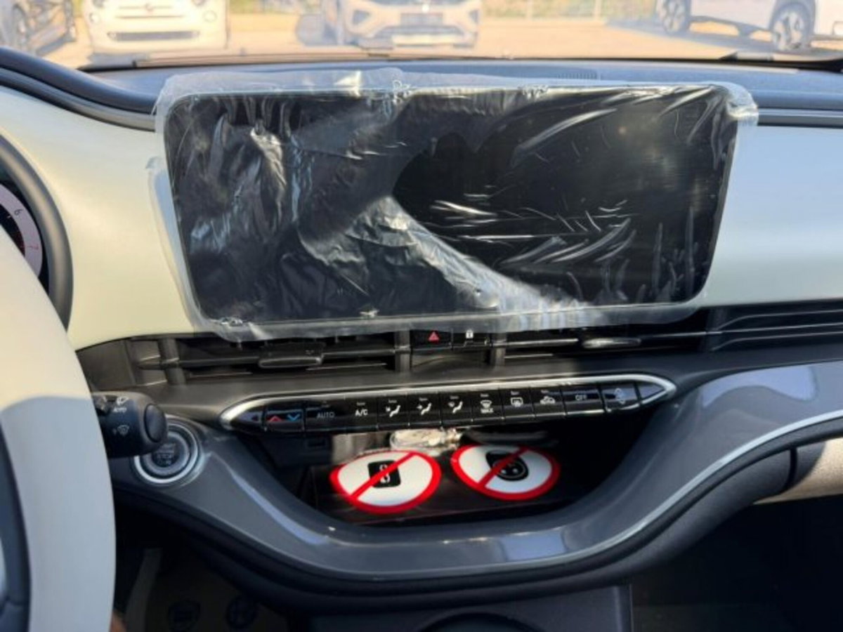 Fiat 500 1.0 hybrid La Prima (13)