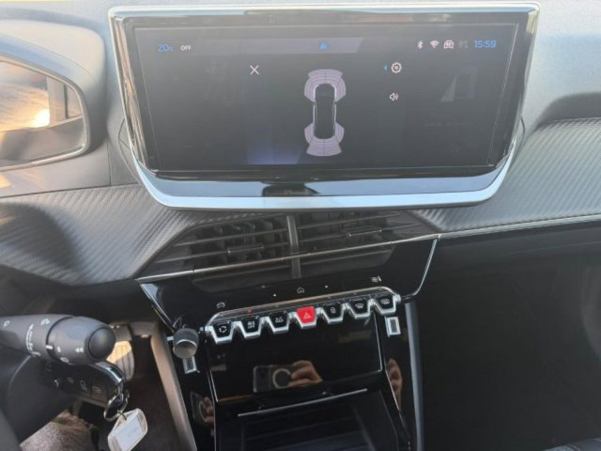 Peugeot 2008 PureTech 100 S&S Allure (11)
