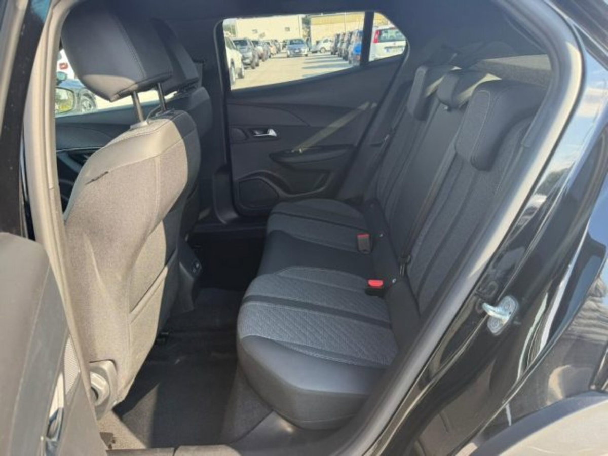 Peugeot 2008 PureTech 100 S&S Allure (14)