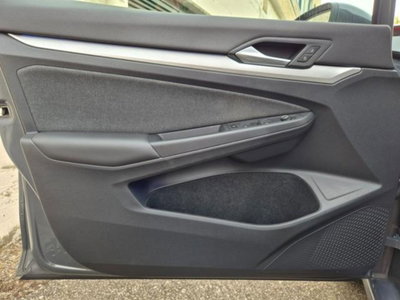 Volkswagen Golf Variant 1.0 eTSI EVO DSG Life (13)