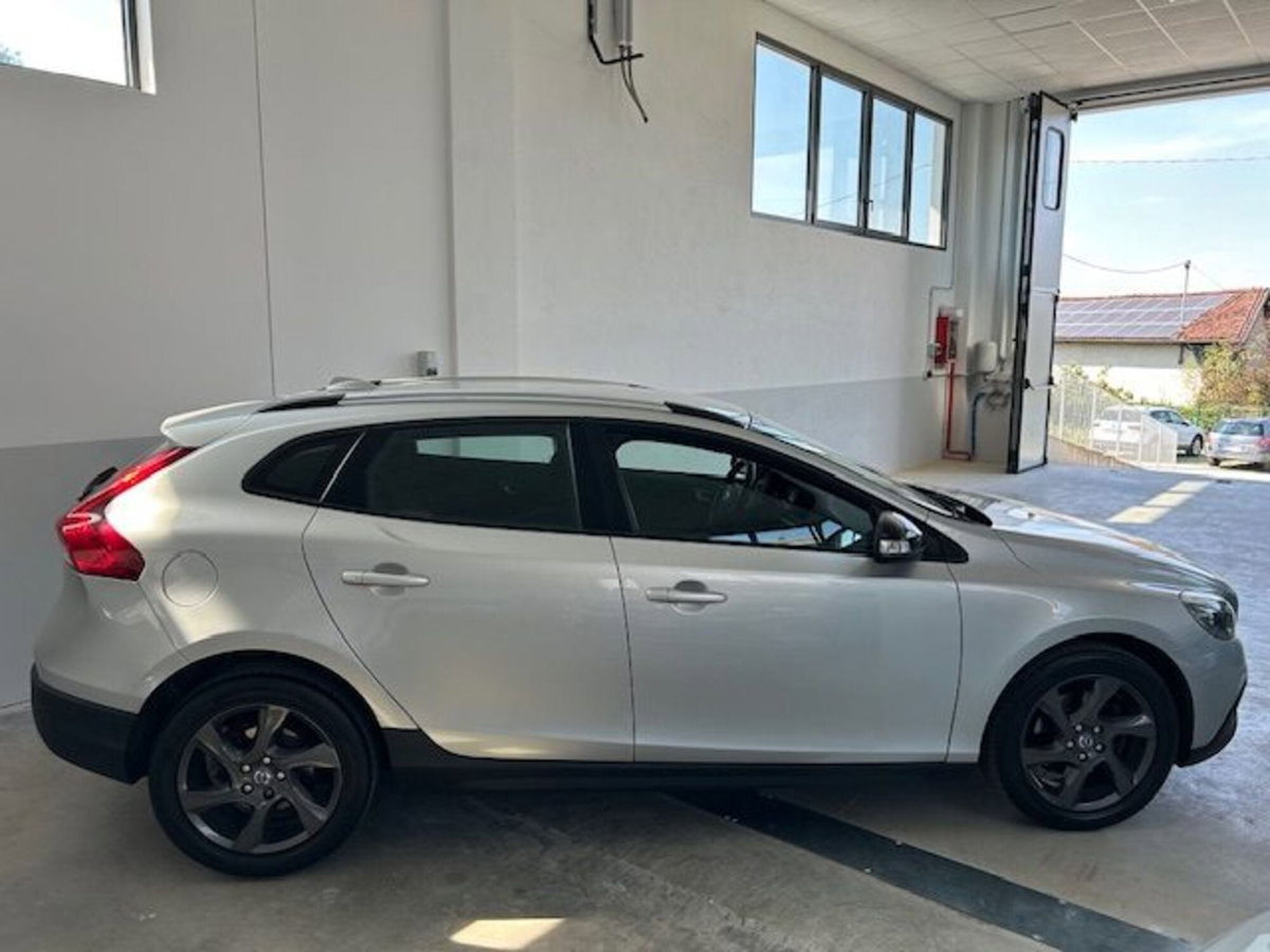 Volvo V40 Cross Country D2 1.6 Momentum (11)