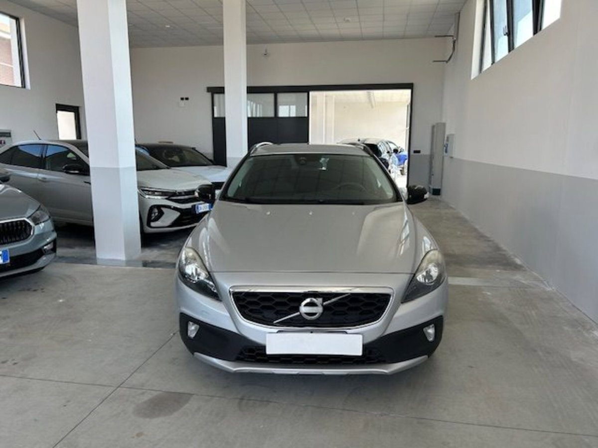 Volvo V40 Cross Country D2 1.6 Momentum (2)