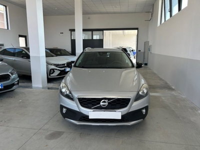 Volvo V40 Cross Country D2 1.6 Momentum (2)