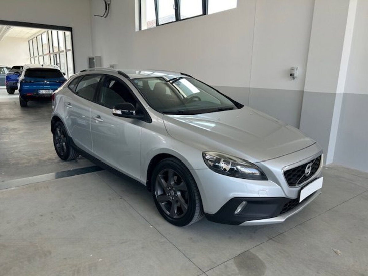 Volvo V40 Cross Country D2 1.6 Momentum (3)