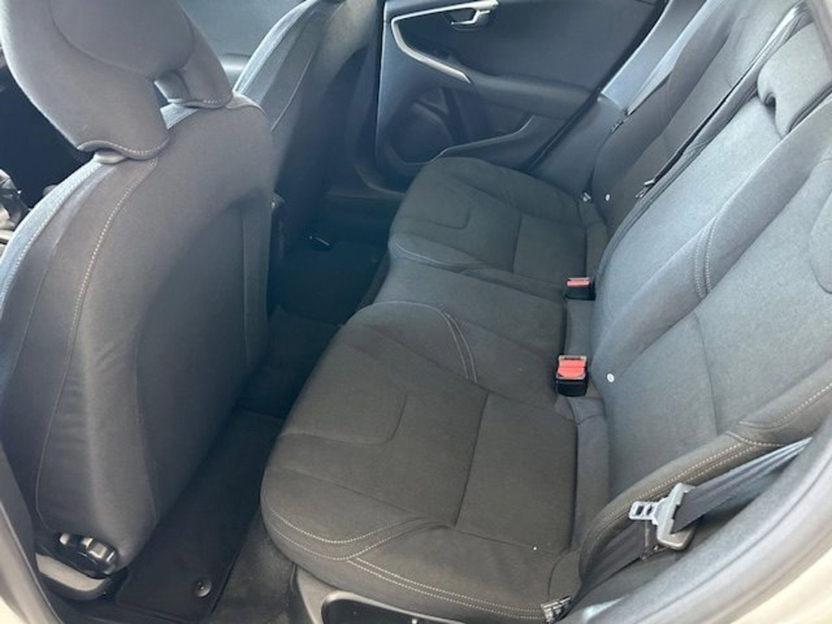 Volvo V40 Cross Country D2 1.6 Momentum (7)