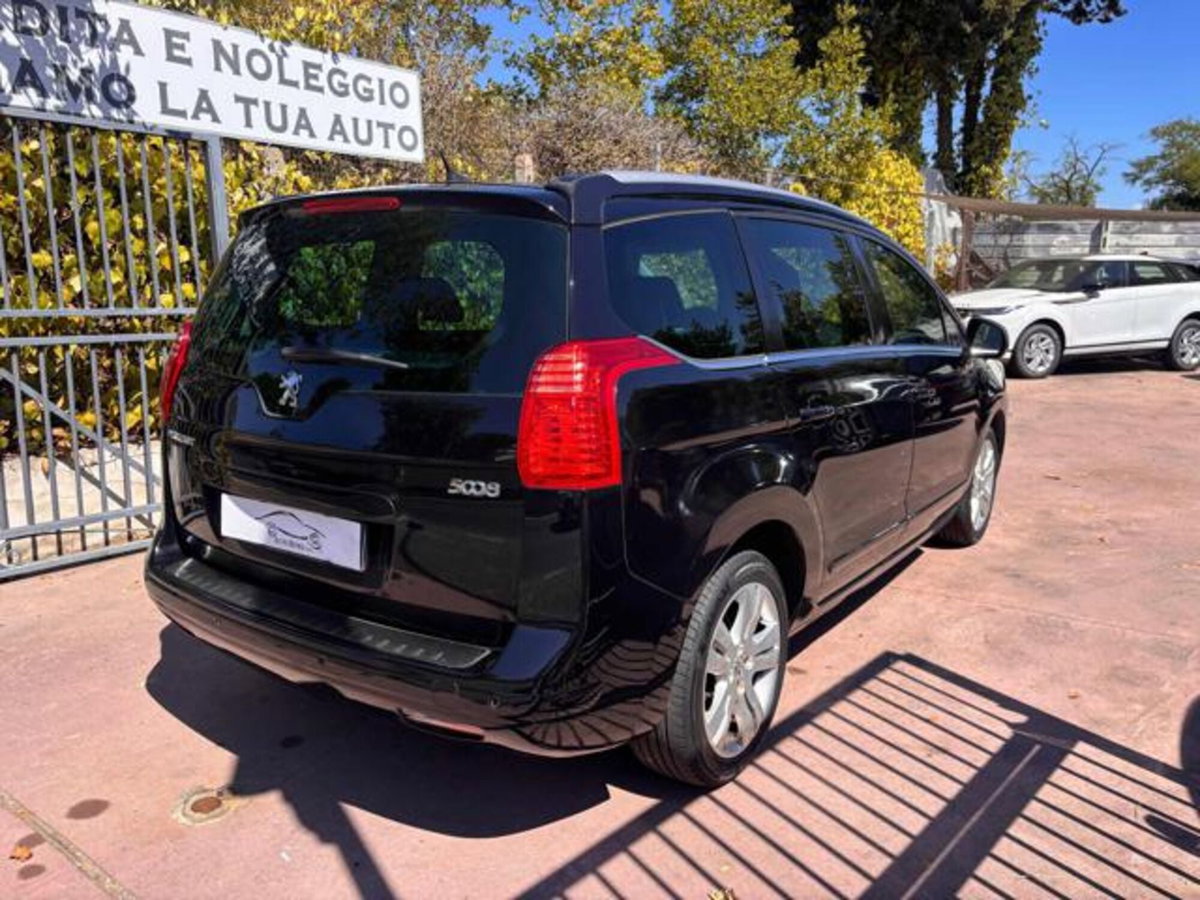 Peugeot 5008 2.0 HDi 150CV Allure (6)