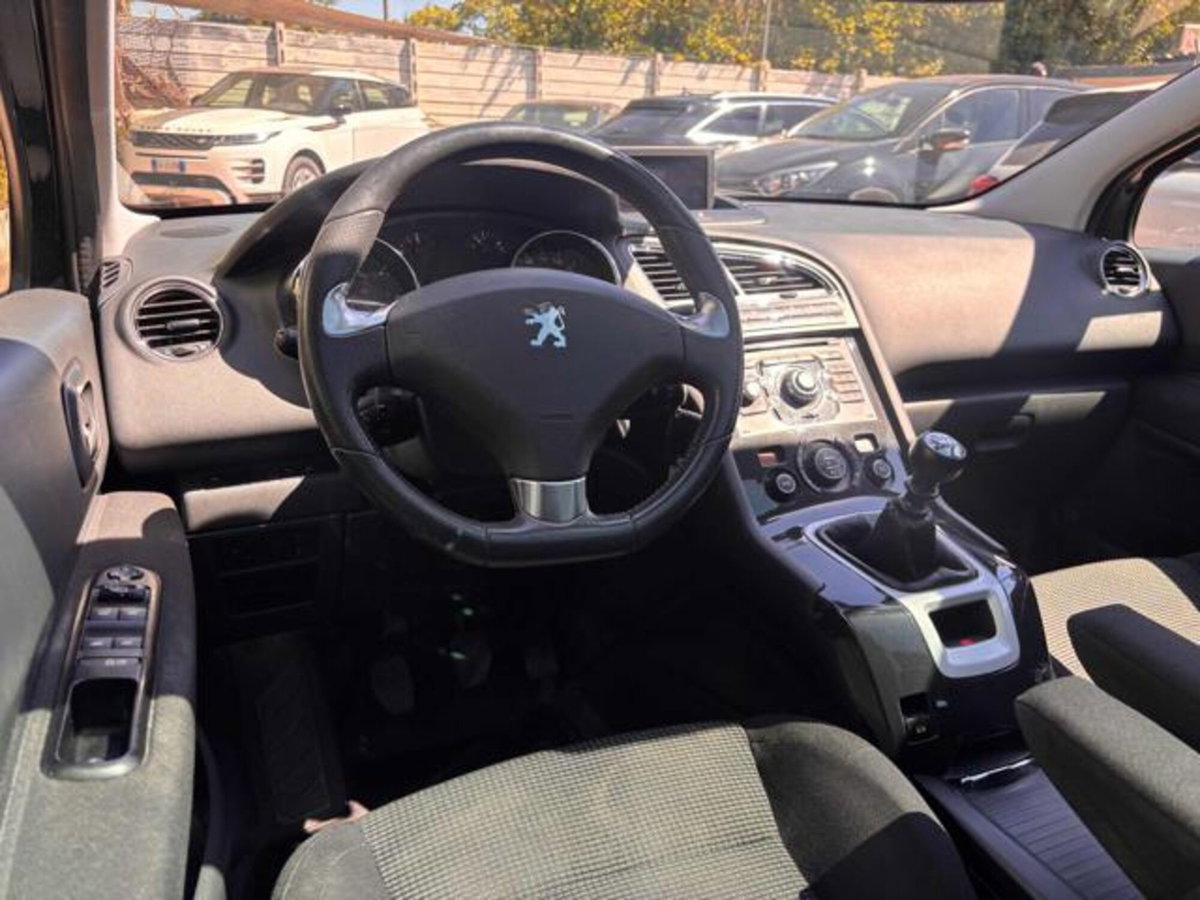Peugeot 5008 2.0 HDi 150CV Allure (7)