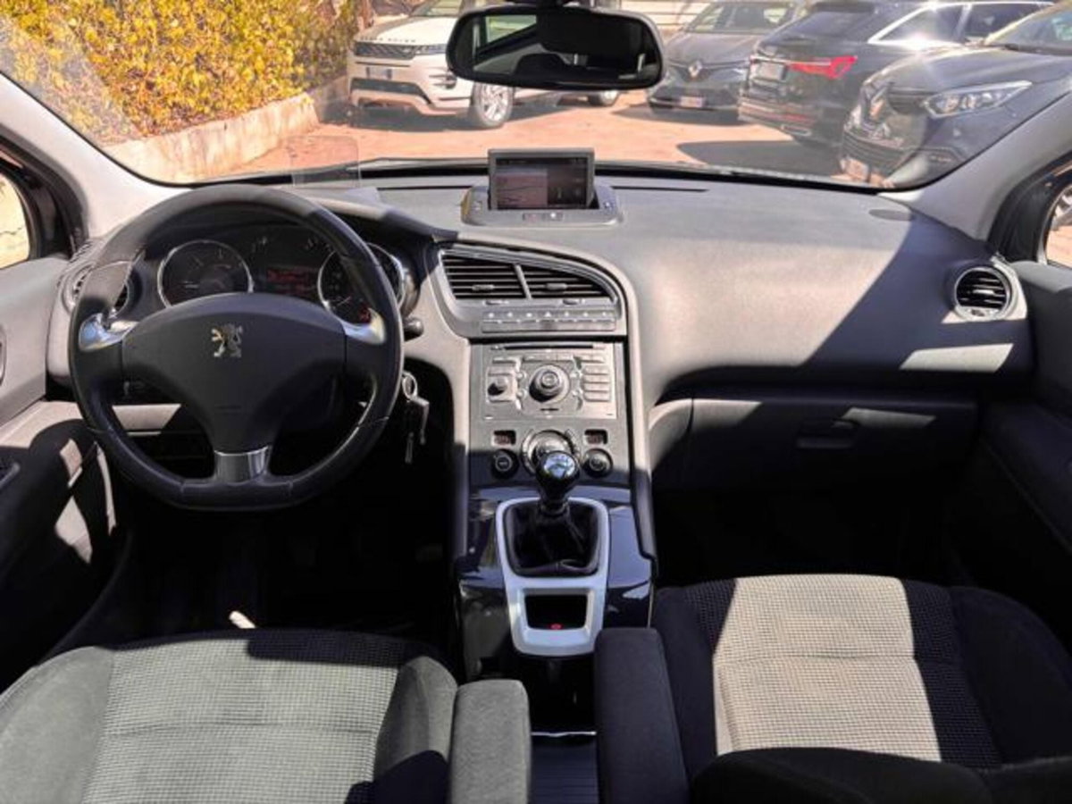 Peugeot 5008 2.0 HDi 150CV Allure (8)