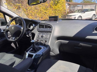 Peugeot 5008 2.0 HDi 150CV Allure (9)