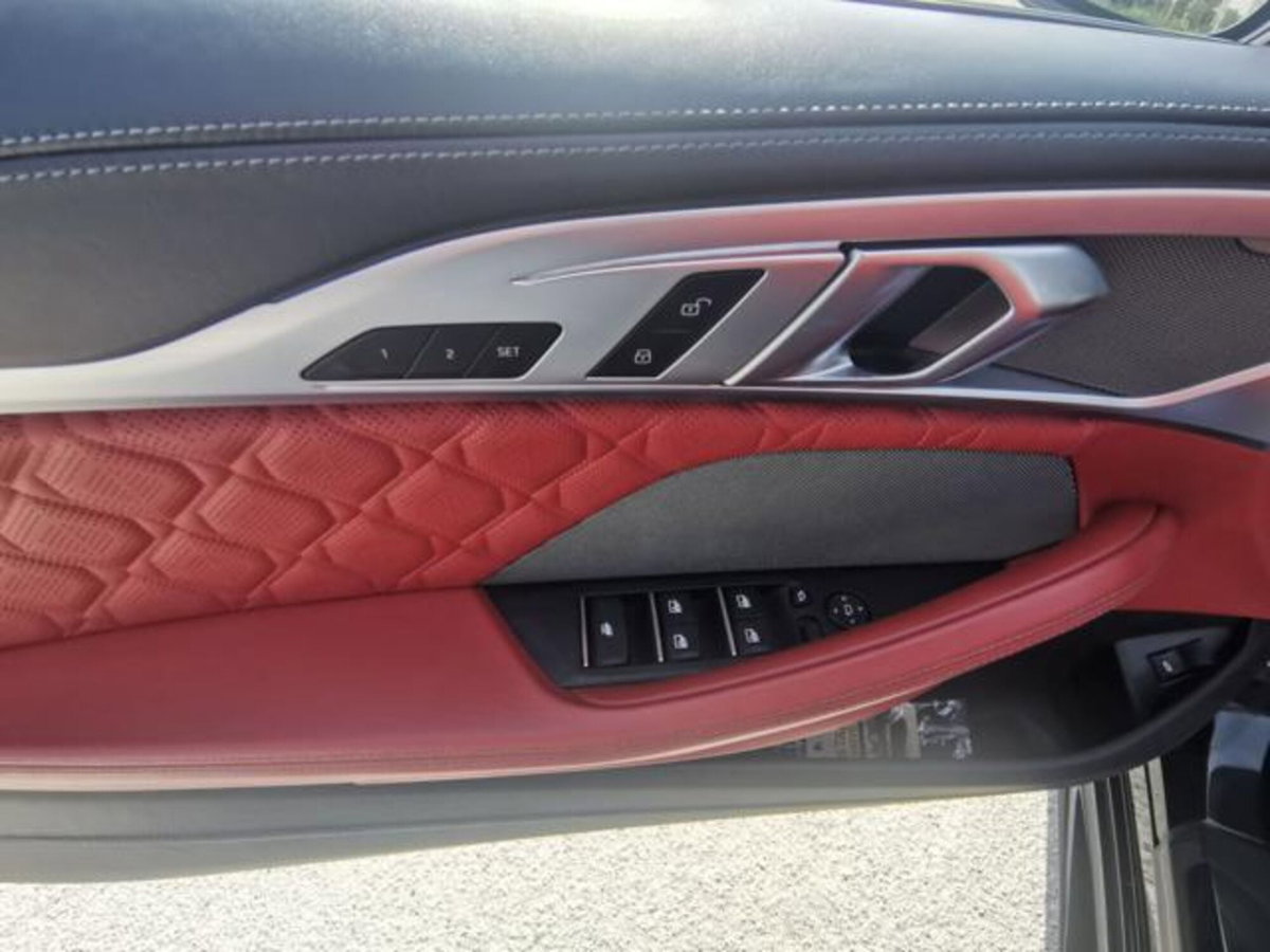 BMW Serie 8 Cabrio M8  Competition (15)
