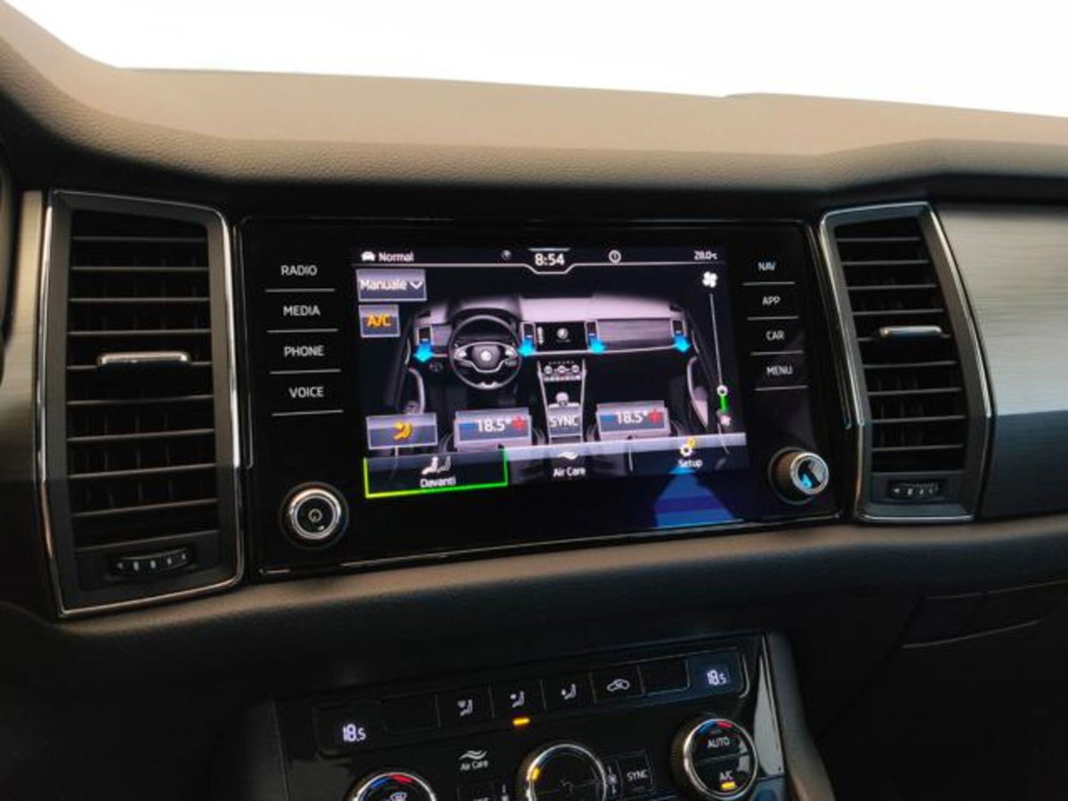 Volkswagen Golf Variant 2.0 TDI SCR DSG Life (11)