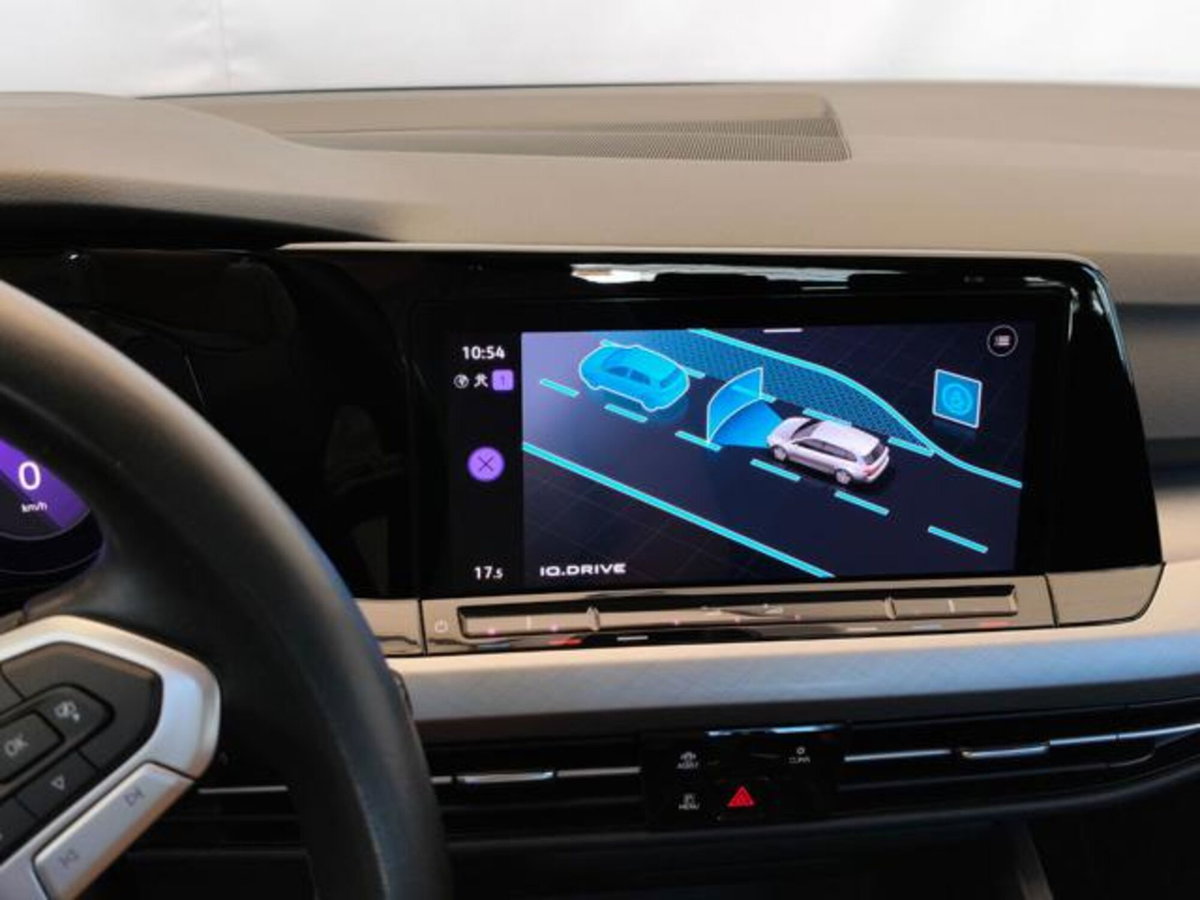 Volkswagen Golf Variant 2.0 TDI SCR DSG Life (13)