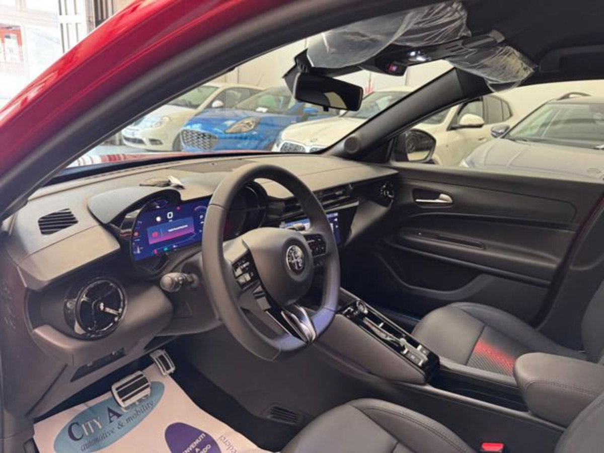 Alfa Romeo Junior 1.2 ibrida Sport Speciale 145cv edct6 (7)