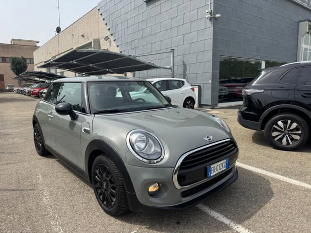 MINI Mini 1.5 One D Business XL (2)