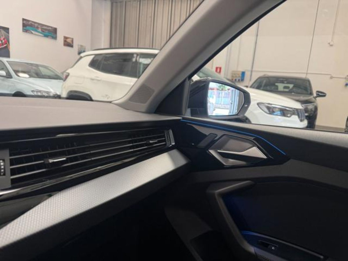 Audi A1 Sportback 30 1.0 tfsi Identity Black 116cv s-tronic (16)