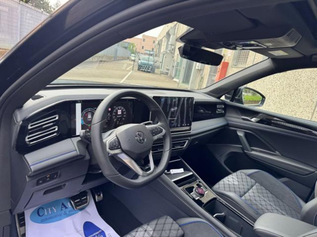 Volkswagen Tiguan 2.0 tdi R-Line 4motion 193cv dsg (9)