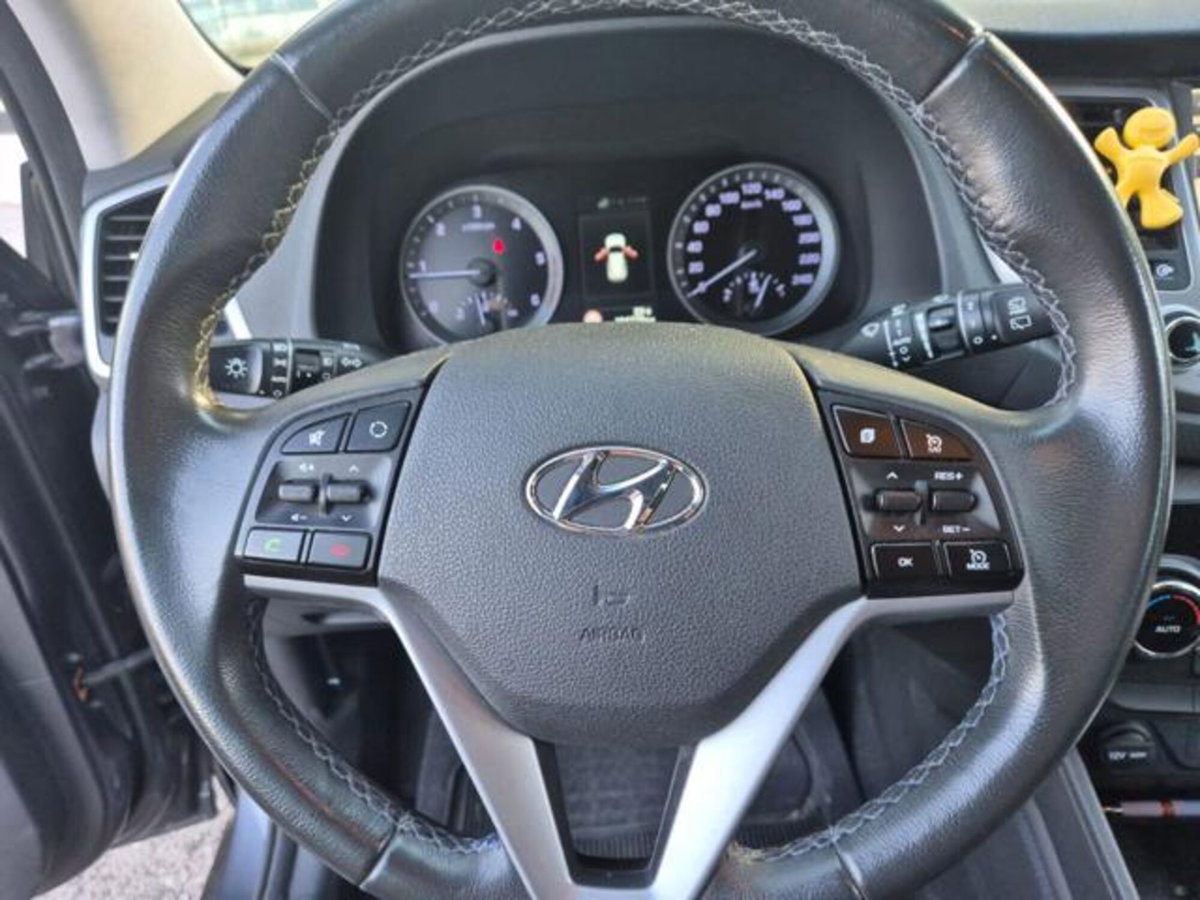 Hyundai Tucson 1.7 CRDi XPossible (10)