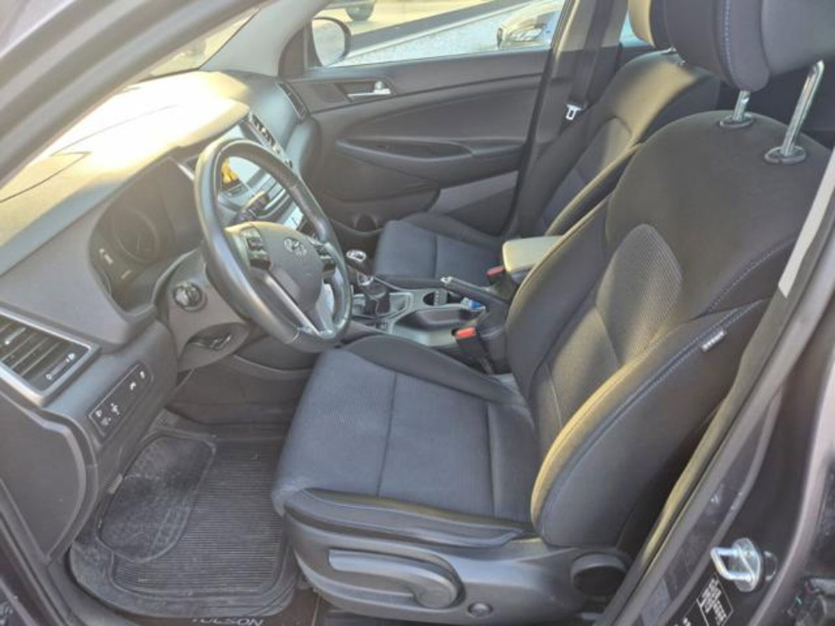 Hyundai Tucson 1.7 CRDi XPossible (12)