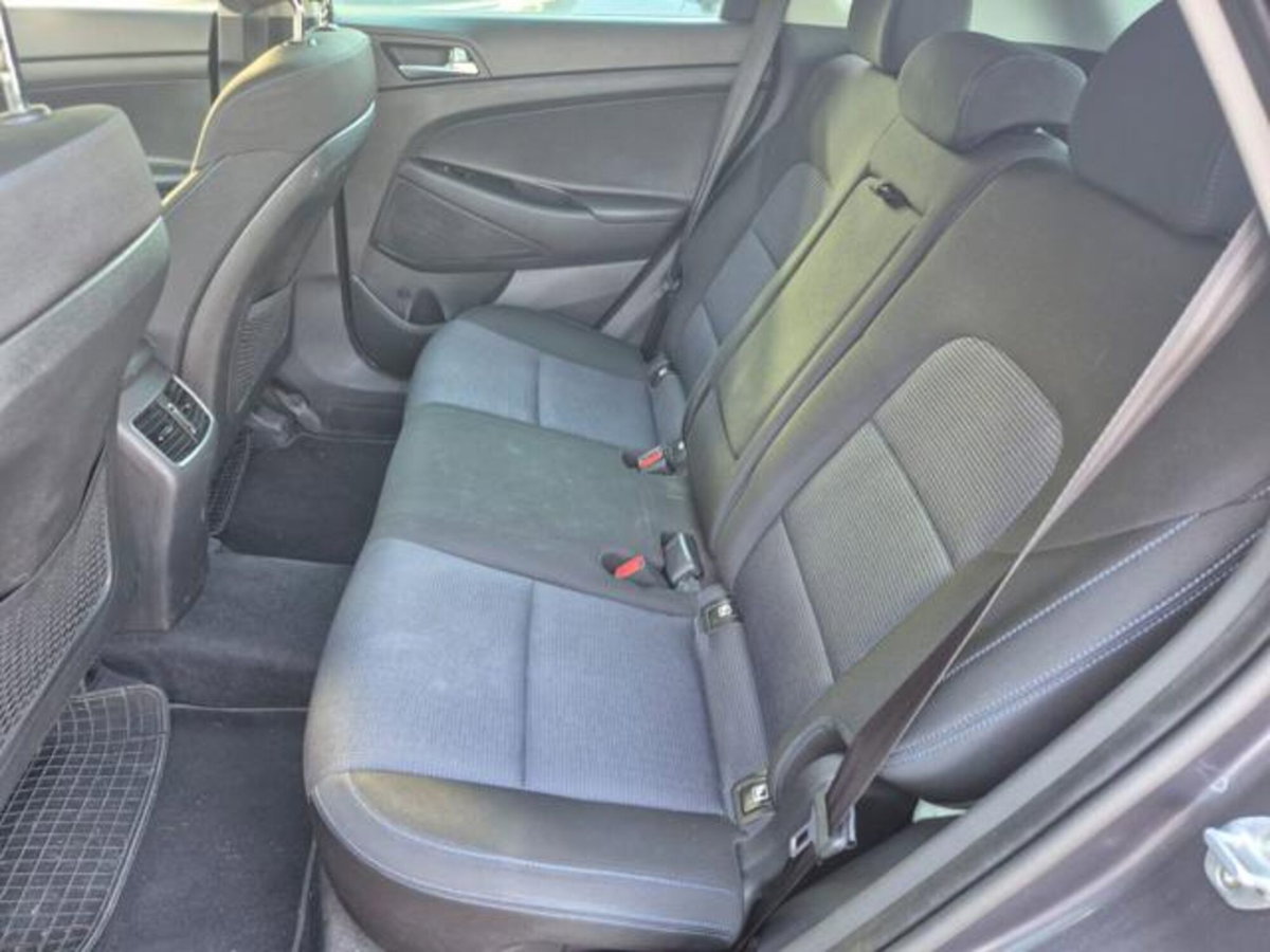 Hyundai Tucson 1.7 CRDi XPossible (13)