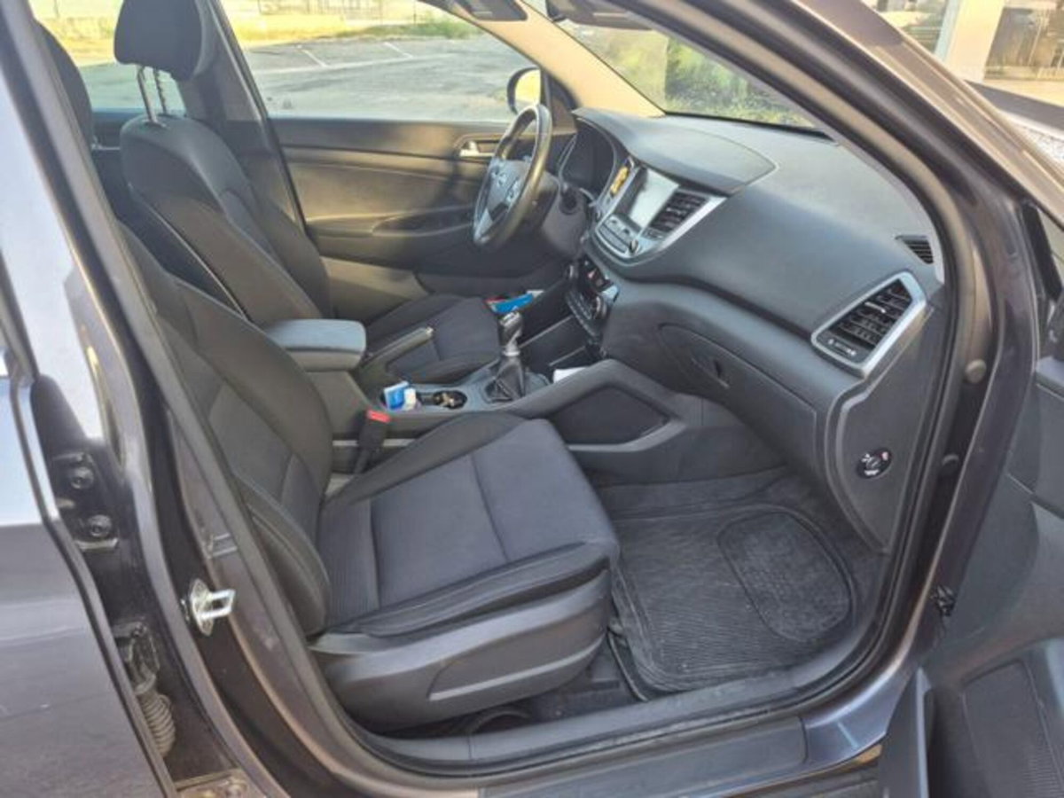 Hyundai Tucson 1.7 CRDi XPossible (14)