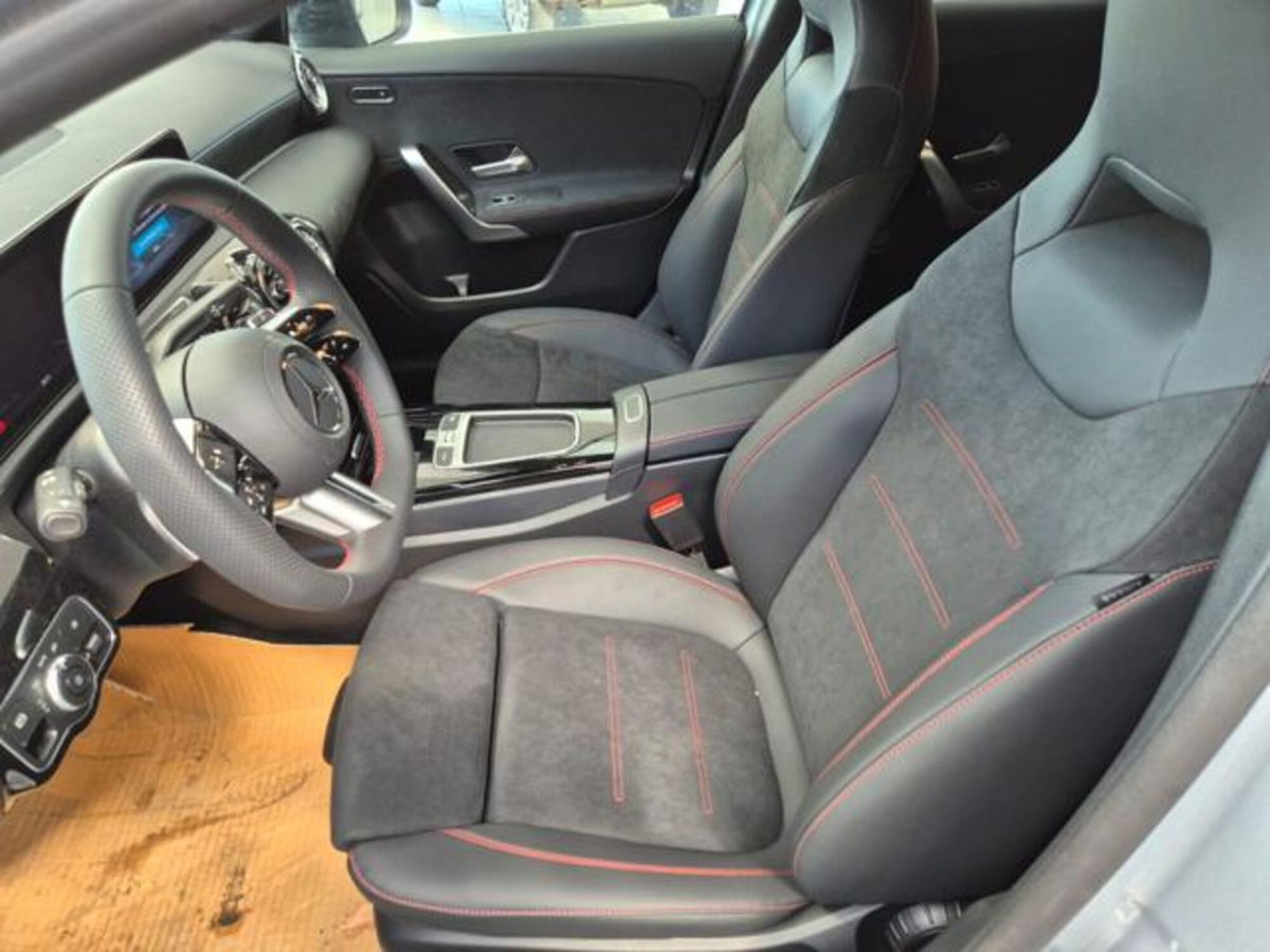 Mercedes-Benz Classe A 200 d AMG Line Premium Plus auto (15)