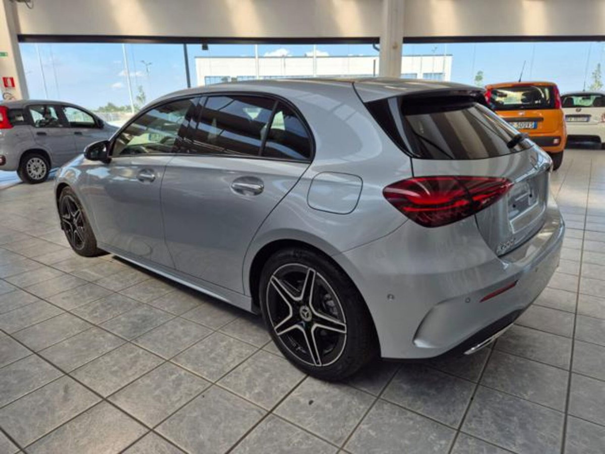Mercedes-Benz Classe A 200 d AMG Line Premium Plus auto (6)