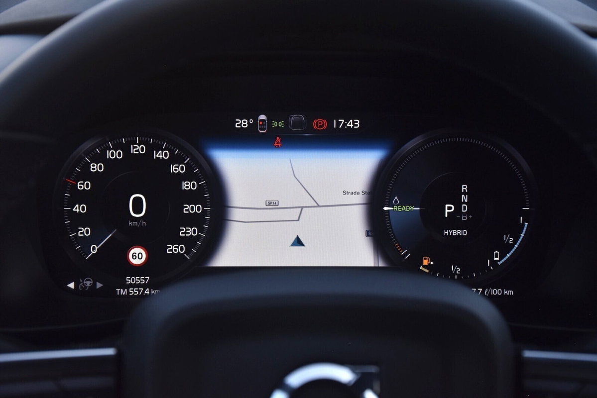 Volvo XC40 T4 Recharge Plug-in Hybrid R-design (20)