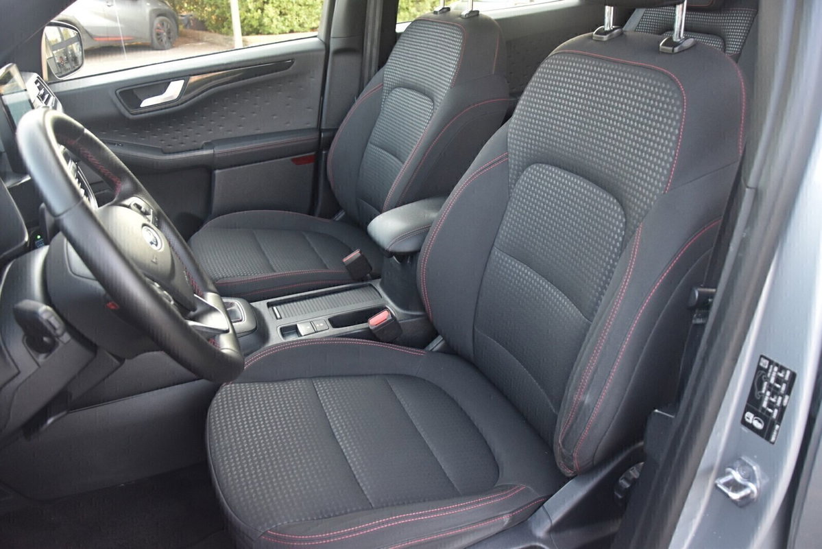 Ford Kuga 2.0 EcoBlue Hybrid 150 CV 2WD ST-Line (8)