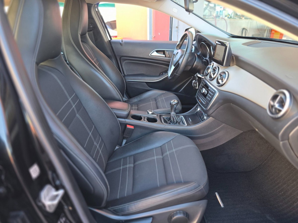 Mercedes-Benz GLA SUV 200 Sport (12)