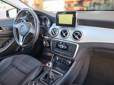Mercedes-Benz GLA SUV 200 Sport (13)
