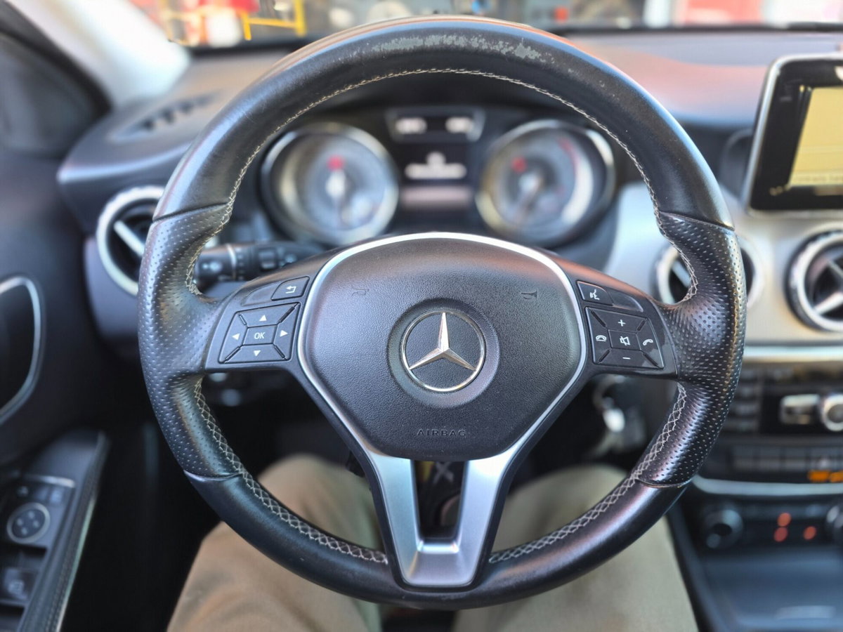Mercedes-Benz GLA SUV 200 Sport (16)