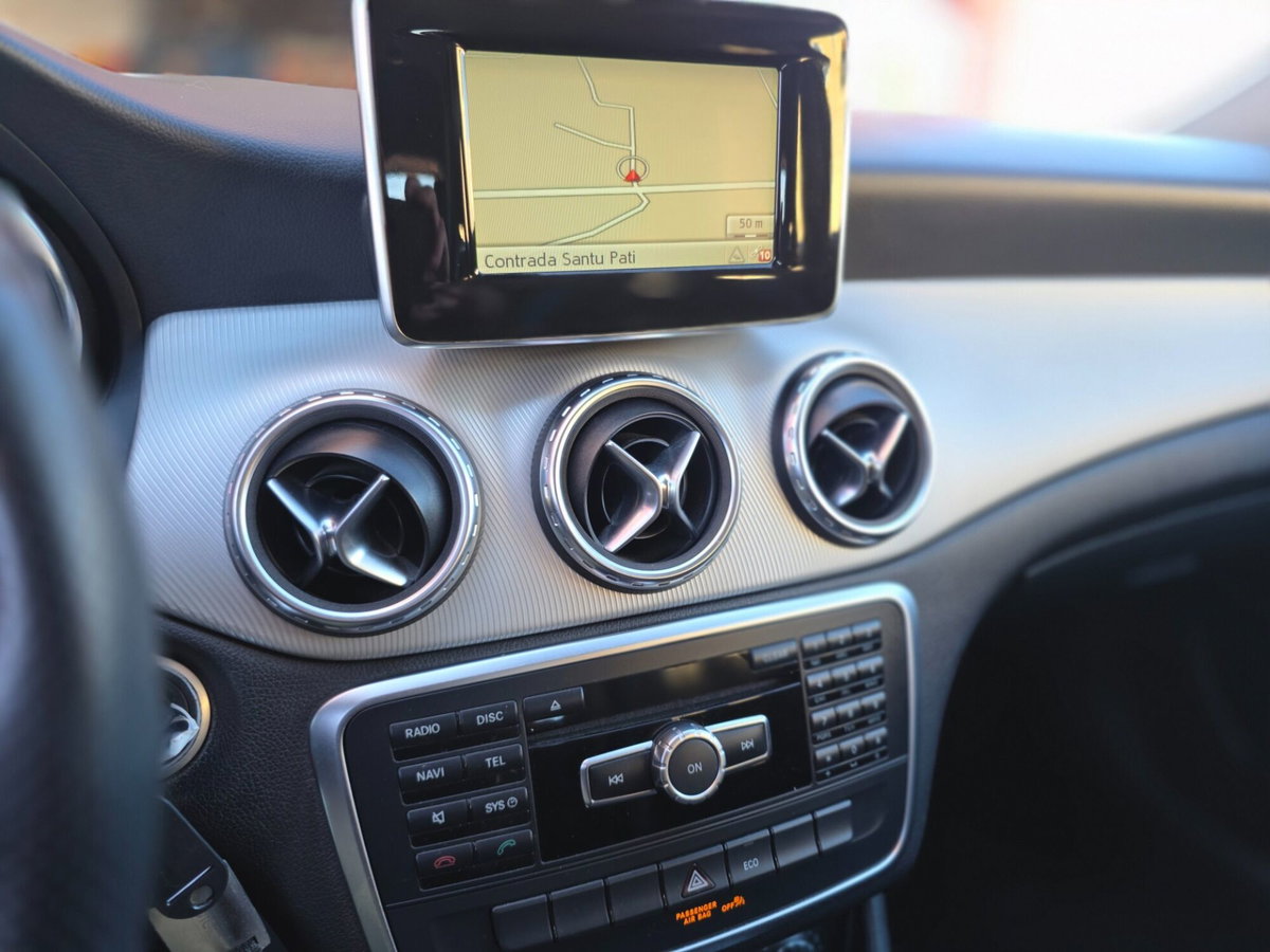 Mercedes-Benz GLA SUV 200 Sport (17)
