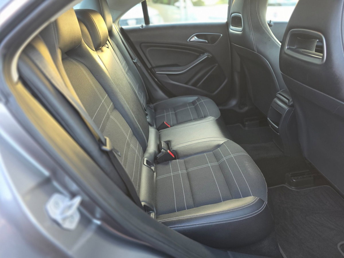 Mercedes-Benz CLA 180 CDI Sport (11)
