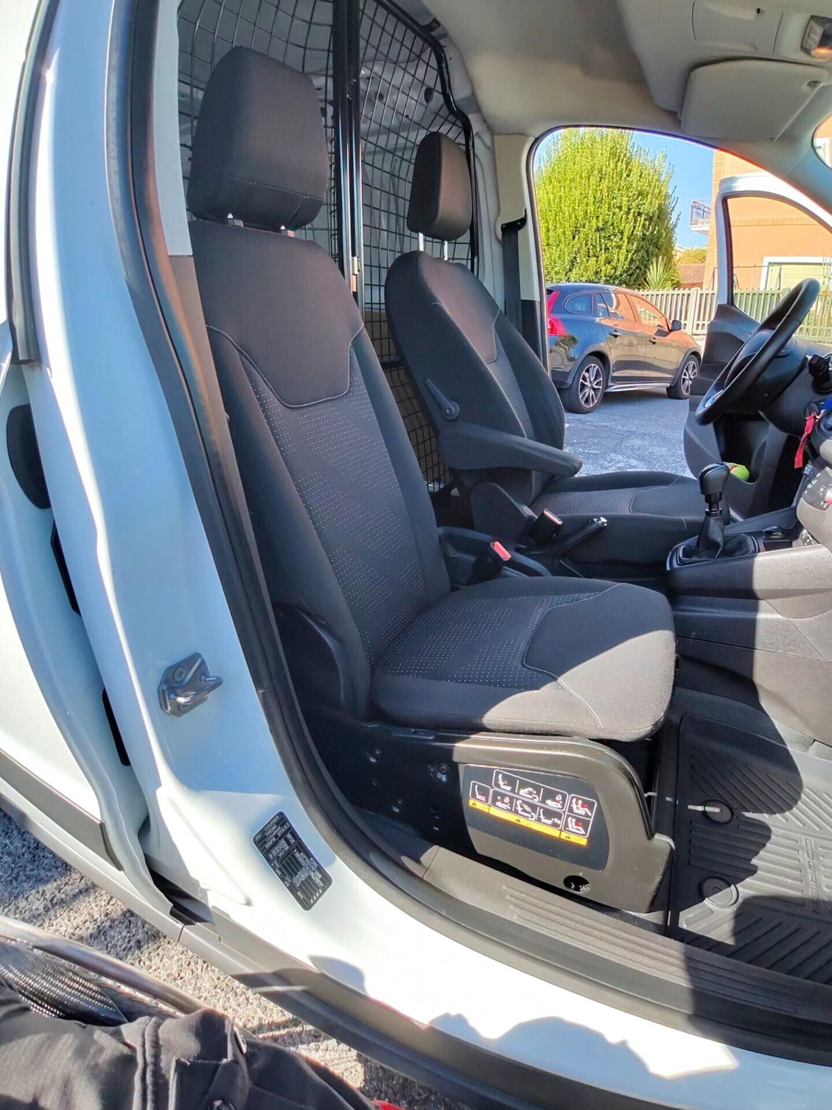Ford Transit Courier Furgone 1.0 ecoboost 100cv Trend (19)