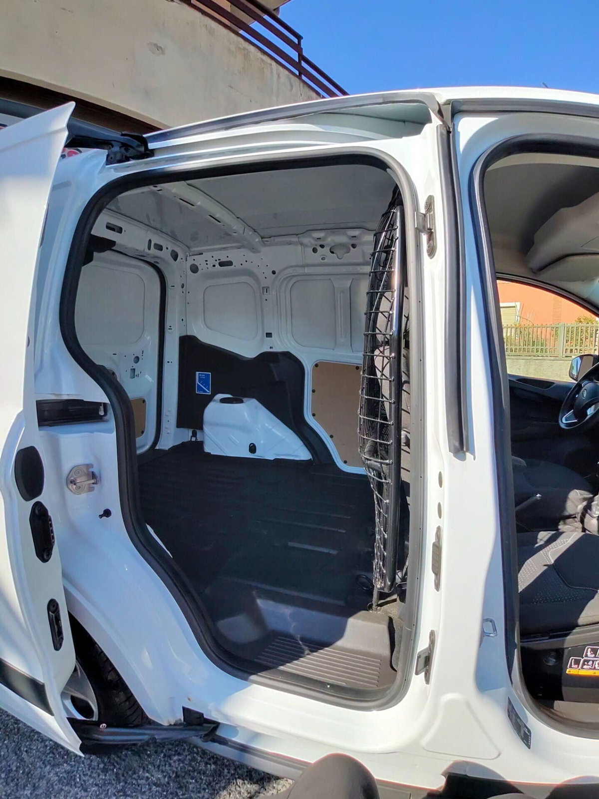 Ford Transit Courier Furgone 1.0 ecoboost 100cv Trend (6)