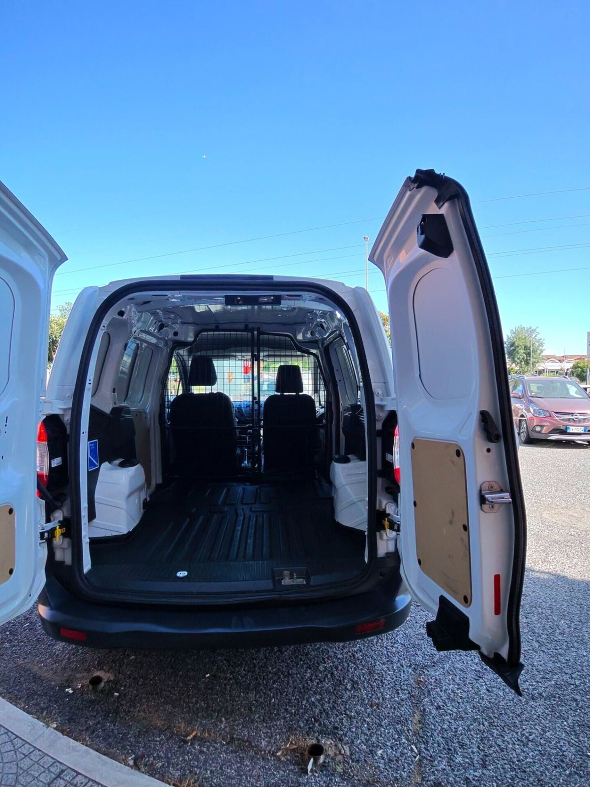 Ford Transit Courier Furgone 1.0 ecoboost 100cv Trend (8)