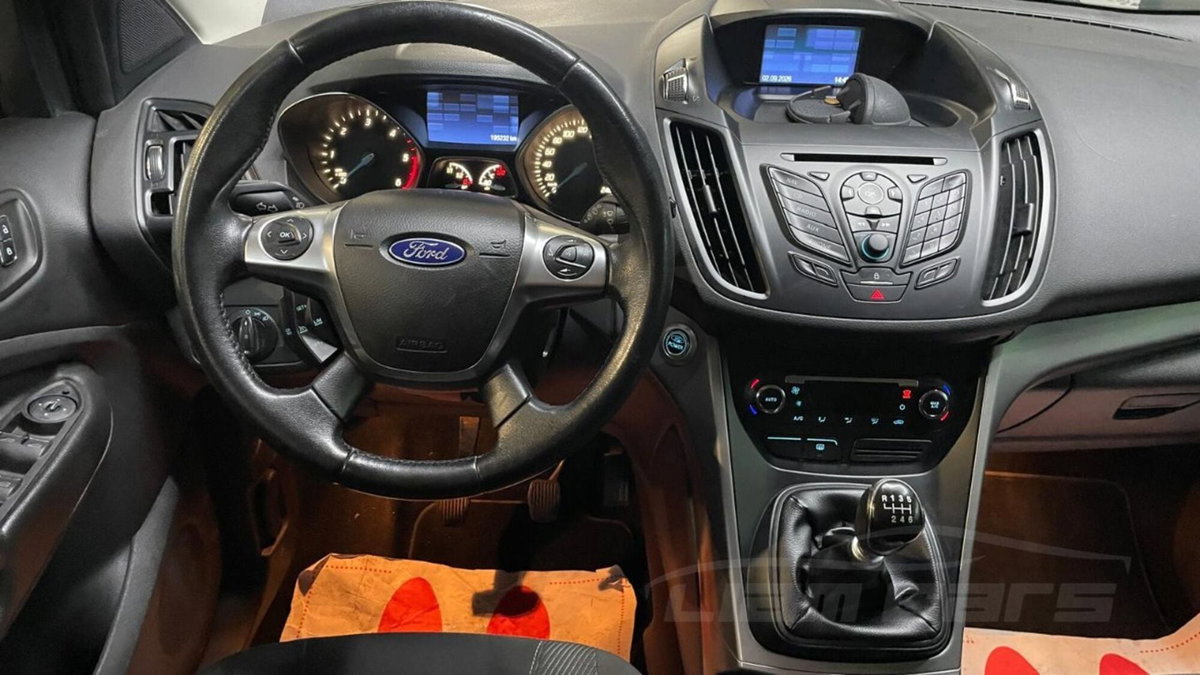 Ford Kuga 2.0 TDCI 140 CV 4WD Titanium (12)