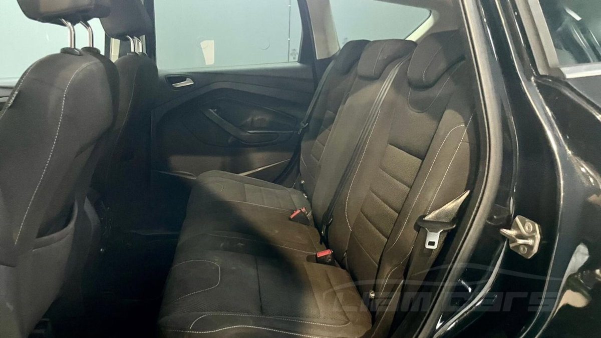 Ford Kuga 2.0 TDCI 140 CV 4WD Titanium (15)